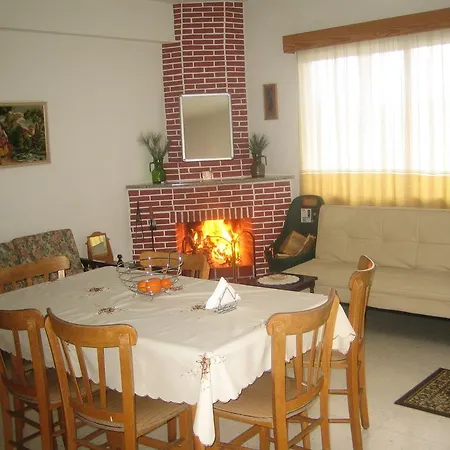 Moni House Homestay szállás *
